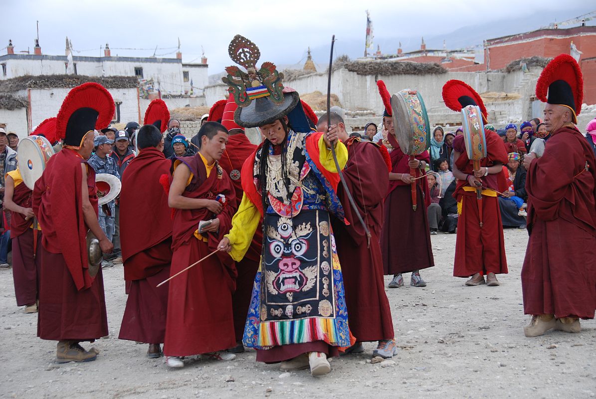 Mustang Lo Manthang Tiji Festival Day 3 09-1 Dorje Jono And Monks At The Granary